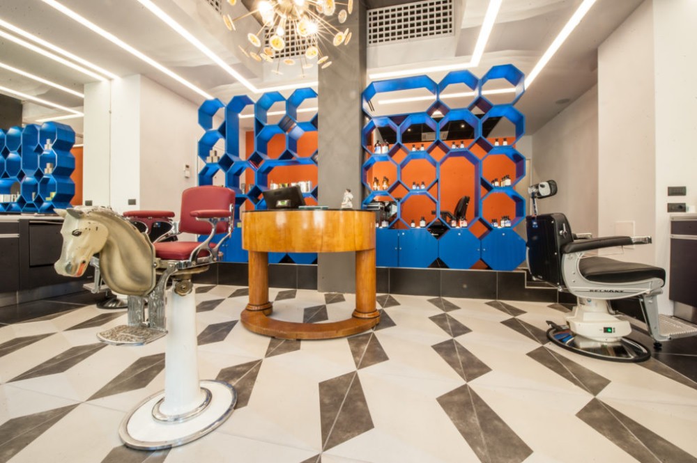 Interno reale della Barberia Chioma a Parma